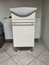 mobile bagno piccolo  con lavabo