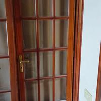porta in legno da interno.