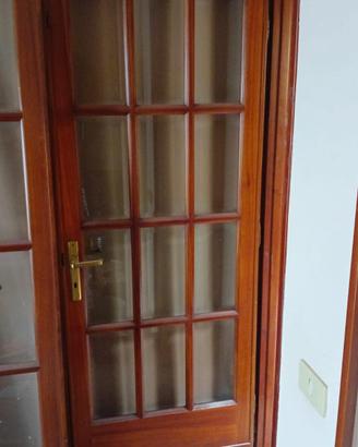 porta in legno da interno.