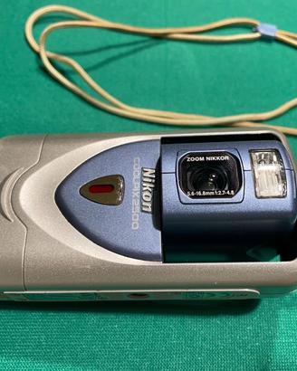 Nikon Coolpix 2500 - Digital Camera Vintage Y2K