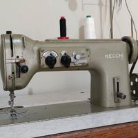 Macchina da cucire industriale