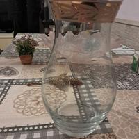 vaso di vetro con bordo dorato