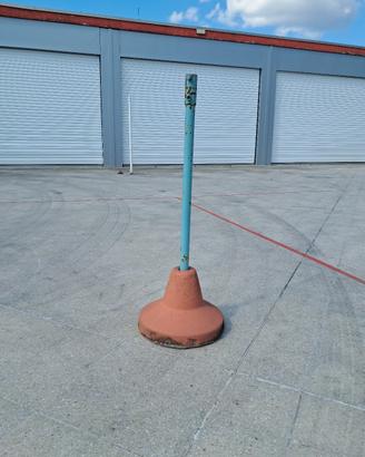 Ombrelloni piu piantana in cemento