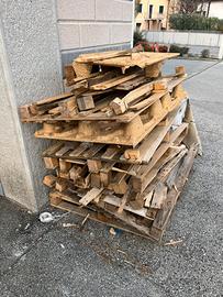 Bancali rotti legna