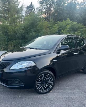 Lancia Ypsilon 1.0 FireFly 5 porte S&S Hybrid