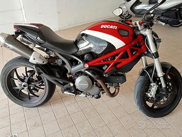 DUCATI MONSTER 796