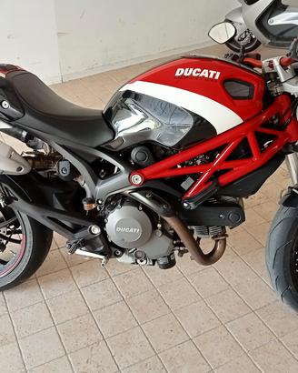 DUCATI MONSTER 796
