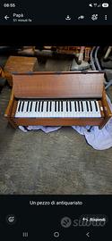 pianola o organo vintage 