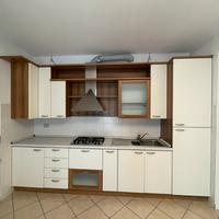 Cucina nuovissima+ lavello+piano cottura.