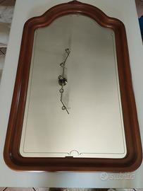 Specchio con cornice in legno 