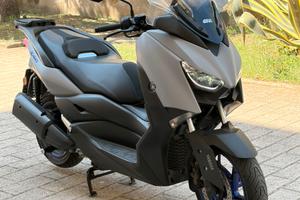 Xmax 300 grigio 2021 scooter  yamaha 9.000 km