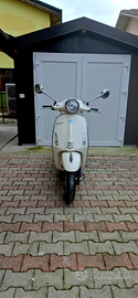 Vespa primavera 150