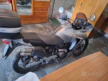 Moto Honda Transalp 650 del 2006