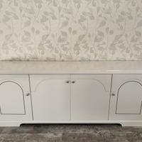 Coppia di Madie Classiche in Legno Bianco Lucido