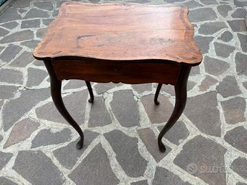 Tavolino antico