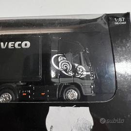 Camion IVECO originale ALL BLACKS 1/87