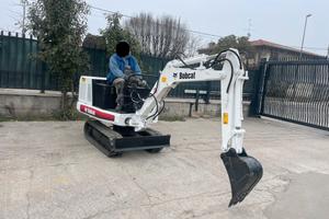 E129 Mini escavatore 14 q
