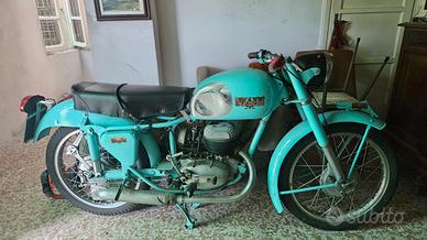 Moto d'epoca Bianchi freccia celeste