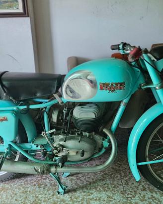 Moto d'epoca Bianchi freccia celeste