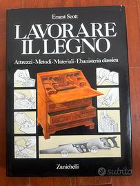 Libro dedicato al legno