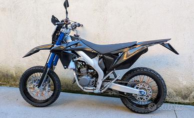 Suzuki Valenti 50 SM motard