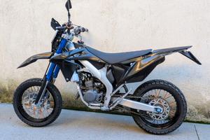 Suzuki Valenti 50 SM motard