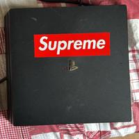 Ps4 con controller e 2 giochi