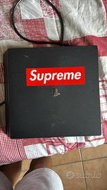 Ps4 con controller e 2 giochi