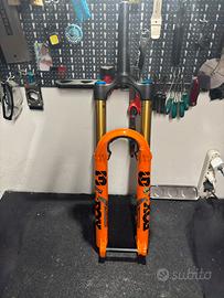 Forcella Fox 36 da 160mm grip 2 2024