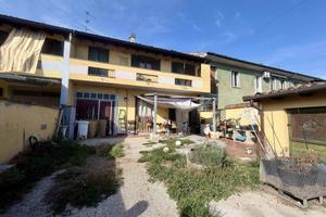 Villetta a schiera di 126 m² con 5 locali e box au