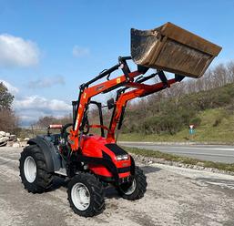 Trattore SAME modello SOLARIS 55 DT con pala