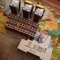 Lotto 4 relè OMRON 24VDC con basi PYF14S