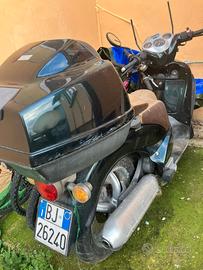 scooter aprilia scarabeo
