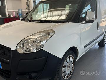 Fiat Doblo Doblò 1.4 T-Jet Natural Power PC-TN Car