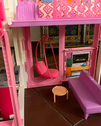 Casa di Barbie con ascensore