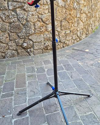 cavalletto per manutenzione bici