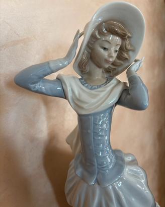 Statuina Lladro 4936 Spring Breeze