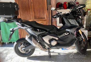 X adv 750