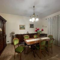 Elegante salotto antico in legno massello