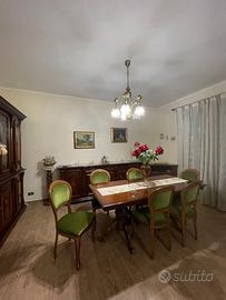 Elegante salotto antico in legno massello