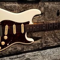 Fender Stratocaster serie " Ultra" Artic White