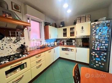 CUCINA MODULARE con elettrodomestici