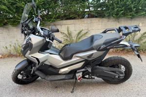 Xadv 750