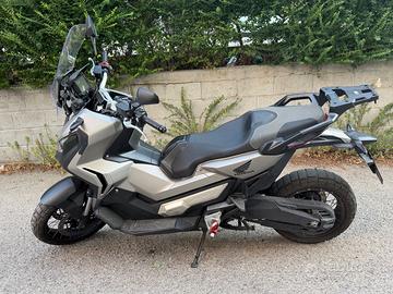Xadv 750