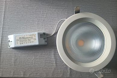 Faretto LED Novalux 35W con Driver - Luce 4000K