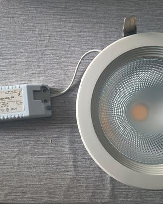Faretto LED Novalux 35W con Driver - Luce 4000K