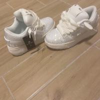 scarpe bianche