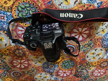 CANON EOS 1100D