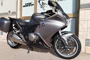 Honda VFR 1200 F V4 173 CV maxi gran turismo