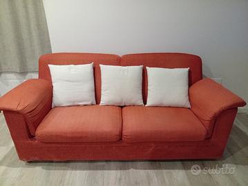 DIVANO USATO